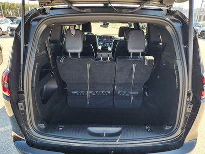 2026 Pre-Owned 2025 Chrysler Pacifica — interior view