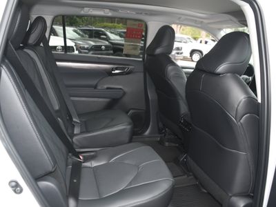 2026 Toyota Highlander - Photo 10