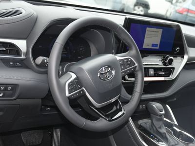 2026 Toyota Highlander - Photo 4