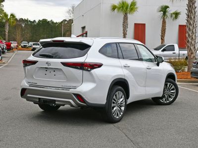 2026 Toyota Highlander - Photo 2