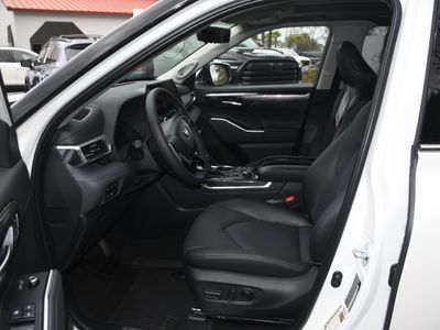 2026 Toyota Highlander - Photo 3