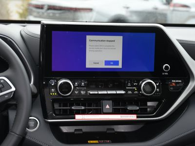 2026 Toyota Highlander - Photo 9