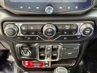 2021 Jeep Gladiator - Photo 31