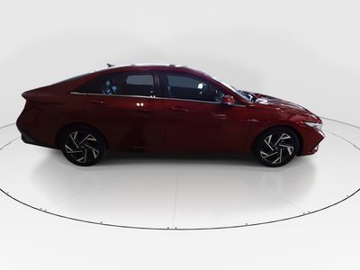 2024 Hyundai Elantra — photo 8 view