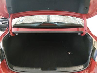 2024 Hyundai Elantra — photo 11 view