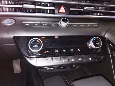 2024 Hyundai Elantra — photo 20 view