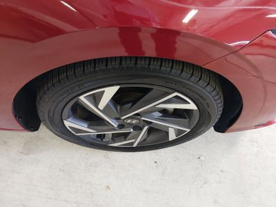 2024 Hyundai Elantra — photo 10 view