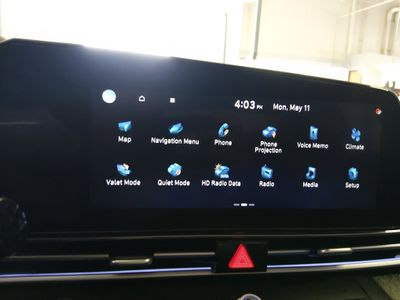 2024 Hyundai Elantra — photo 18 view