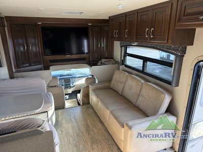 2017 Thor Motor Coach Chateau Super C - Photo 9