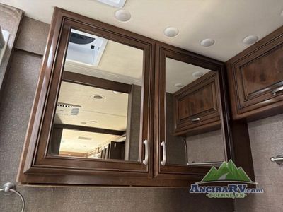 2017 Thor Motor Coach Chateau Super C - Photo 20