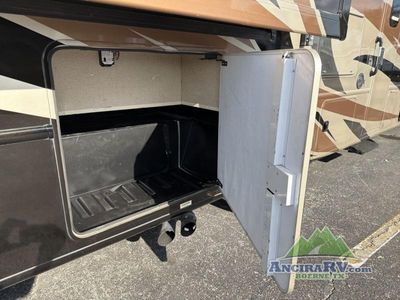 2017 Thor Motor Coach Chateau Super C - Photo 30