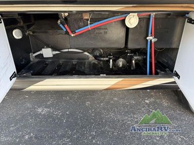 2017 Thor Motor Coach Chateau Super C - Photo 34