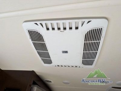 2017 Thor Motor Coach Chateau Super C - Photo 14