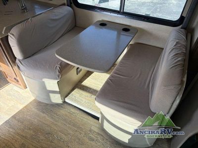2017 Thor Motor Coach Chateau Super C - Photo 8