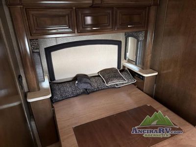2017 Thor Motor Coach Chateau Super C - Photo 16