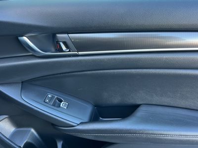 2019 Honda Accord - Photo 17