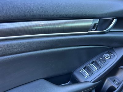 2019 Honda Accord - Photo 12