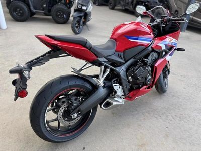 2025 Honda CBR650RAR — interior view