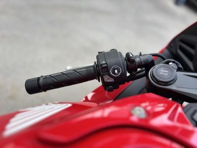 2025 Honda CBR650RAR — photo 10 view