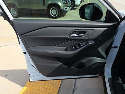 2026 Nissan Rogue — photo 11 view