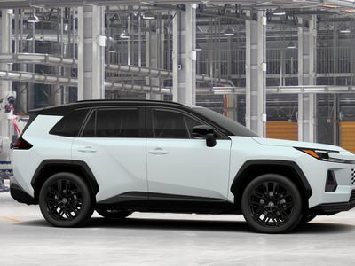 2026 Toyota RAV4 - Photo 13