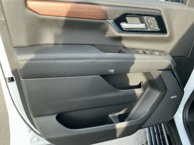 2026 GMC Yukon - Photo 16
