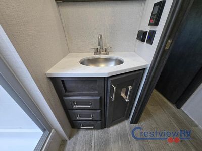 2024 Keystone RV Cougar Half-Ton - Photo 31