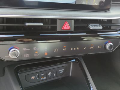 2026 Kia K5 - Photo 27