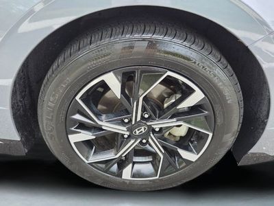 2025 Hyundai Sonata - Photo 16