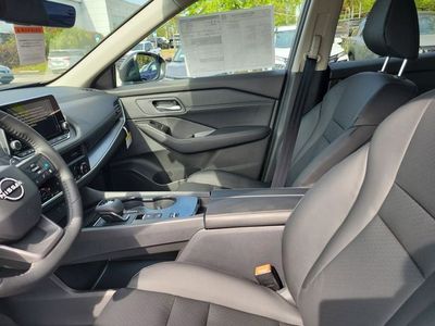 2026 Nissan Rogue — photo 8 view