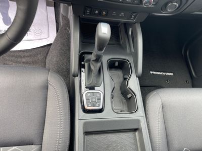2026 Nissan Frontier — photo 13 view