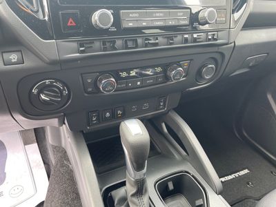 2026 Nissan Frontier — photo 12 view