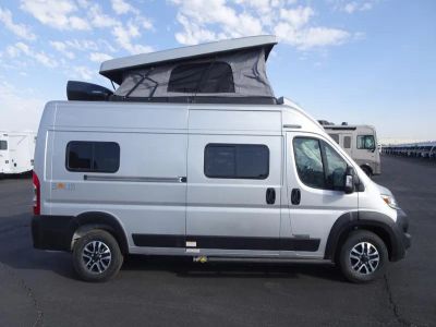 2025 Winnebago SOLIS - Photo 23