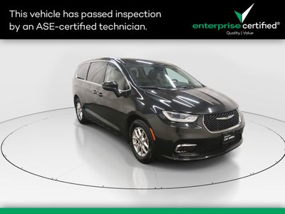 2023 Chrysler Pacifica Touring L FWD — front three-quarter view
