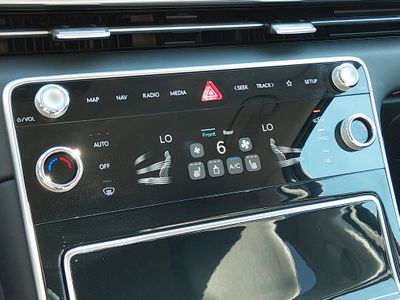 2025 Genesis GV80 - Photo 18