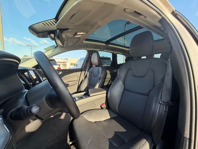 2025 Volvo XC60 - Photo 6