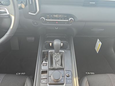 2025 Mazda CX-50 - Photo 13