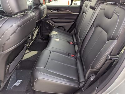 2026 Jeep Grand Cherokee - Photo 8