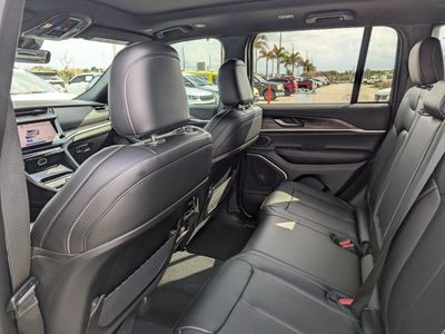 2026 Jeep Grand Cherokee - Photo 9