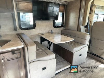 2021 Thor Motor Coach Freedom Traveler — photo 9 view