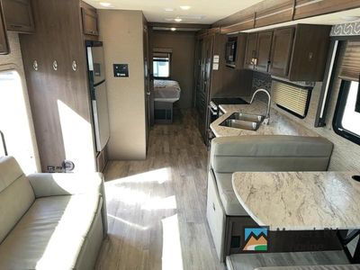 2021 Thor Motor Coach Freedom Traveler — photo 16 view