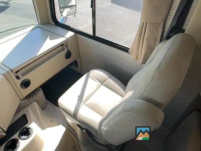 2021 Thor Motor Coach Freedom Traveler — photo 12 view