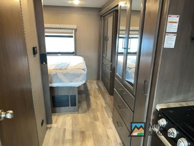 2021 Thor Motor Coach Freedom Traveler — photo 21 view