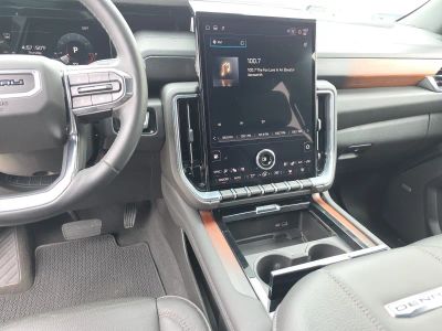 2025 GMC Yukon - Photo 13