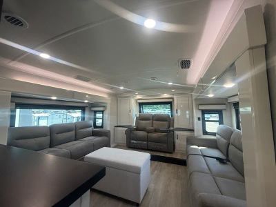 2026 Jayco Pinnacle - Photo 5