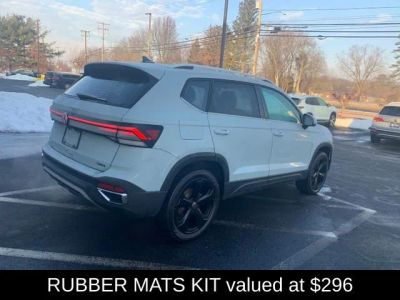 2025 Volkswagen Taos SEL - Photo 8