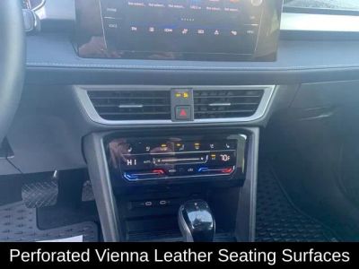 2025 Volkswagen Taos SEL - Photo 21