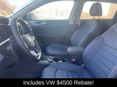 2025 Volkswagen Taos SEL - Photo 15