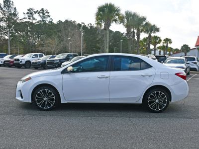 2015 Toyota Corolla - Photo 2