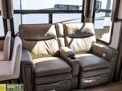 2021 Grand Design Solitude - Photo 9